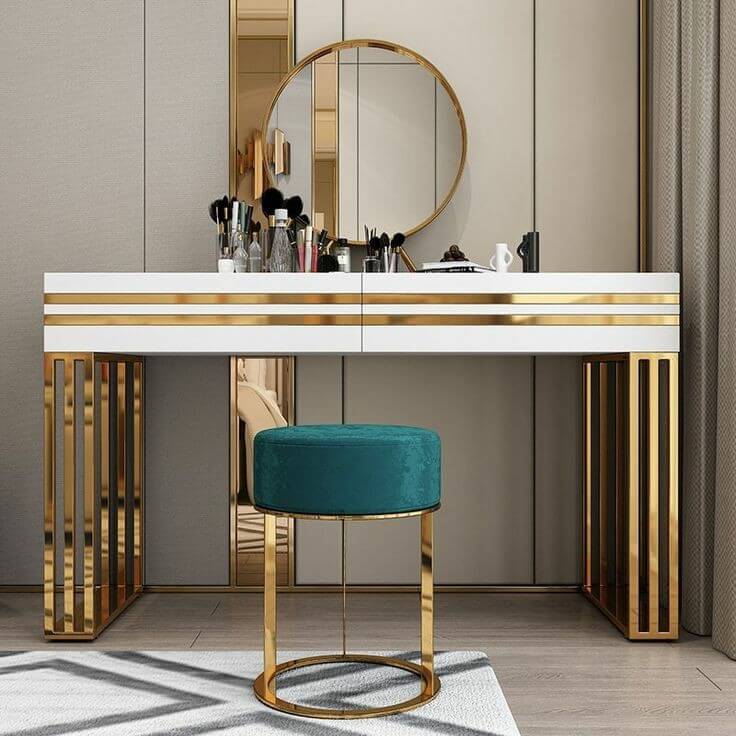 میز ناخن ریرا